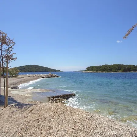 Apartamento With Parking Space Maslinica, Solta - 5176 *