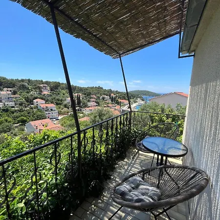 With Parking Space Maslinica, Solta - 5176