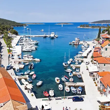 With Parking Space Maslinica, Solta - 5176 Apartamento