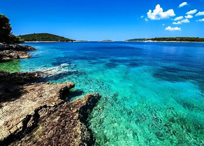 With Parking Space Maslinica, Solta - 5176 * Maslinica