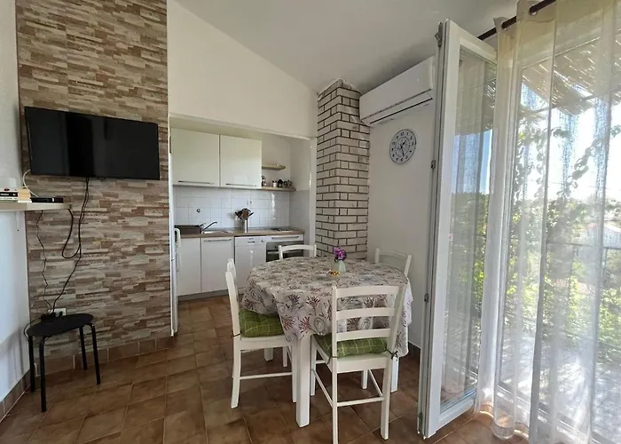 With Parking Space Maslinica, Solta - 5176 Apartamento *