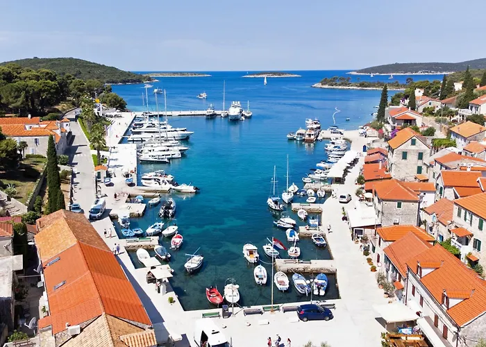 With Parking Space Maslinica, Solta - 5176 Apartamento