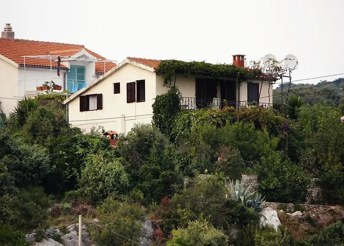 With Parking Space Maslinica, Solta - 5176 Maslinica